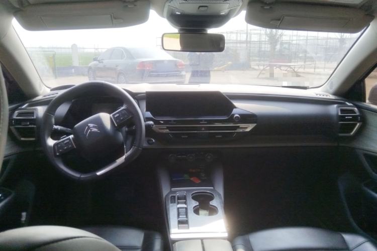 Used Citroen C5 X 2022 1.6T Xiang Bufan – Year of the Tiger New Beginnings Edition Center Console