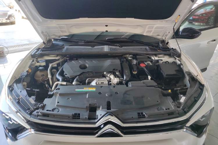 Used Citroen C5 X 2022 1.6T Extraordinary Style—Year of the Tiger New-Year Special Edition Engine Bay