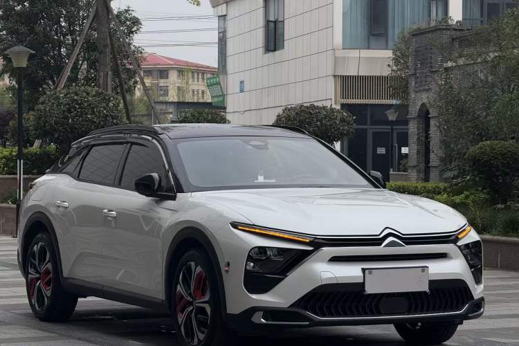 Used Citroen C5 X 2022 1.6T Extraordinary Style—Year of the Tiger New-Year Special Edition Exterior 4