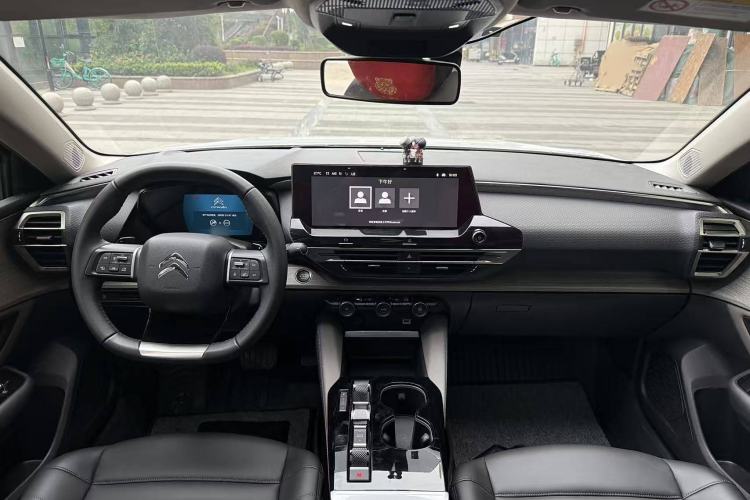 Used Citroen C5 X 2022 1.6T Extraordinary Style—Year of the Tiger New-Year Special Edition Interior 10