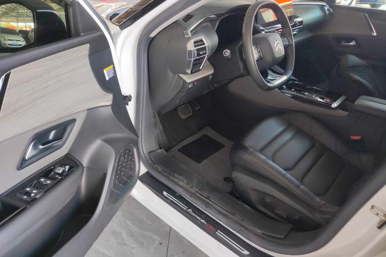 Used Citroen C5 X 2022 1.6T Extraordinary Style—Year of the Tiger New-Year Special Edition Interior 2