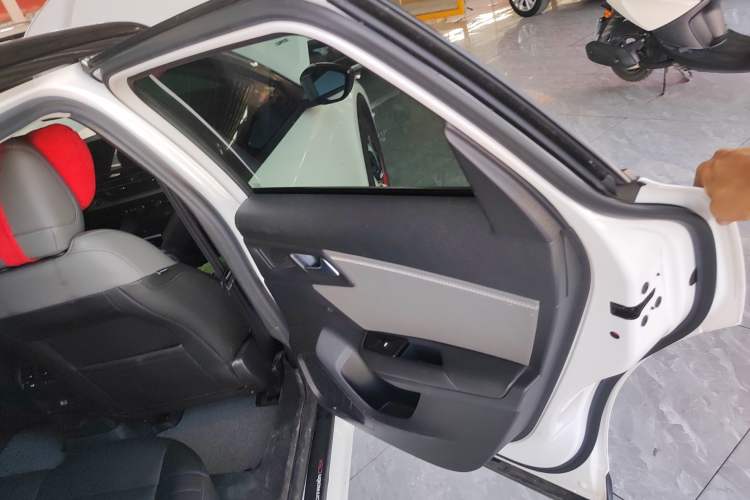 Used Citroen C5 X 2022 1.6T Extraordinary Style—Year of the Tiger New-Year Special Edition Interior 5
