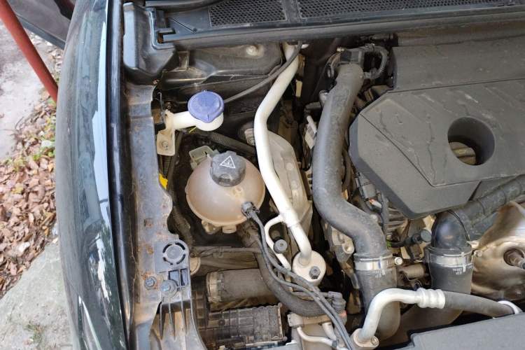 Used Citroen C5 X 2023 1.6T Extraordinary Power Engine Bay Right