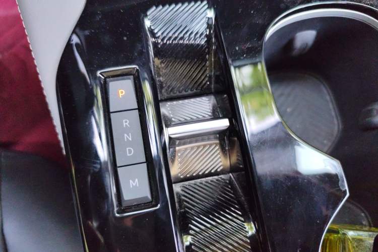 Used Citroen C5 X 2023 1.6T Extraordinary Power Gear Lever