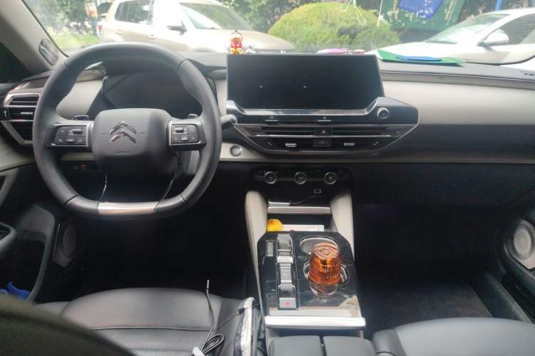 Used Citroen C5 X 2023 1.6T Flagship Edition Center Console