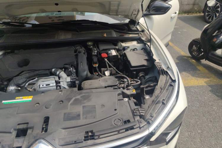 Used Citroen C5 X 2023 1.6T Flagship Edition Engine Bay Left