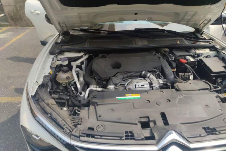 Used Citroen C5 X 2023 1.6T Flagship Edition Engine Bay Right