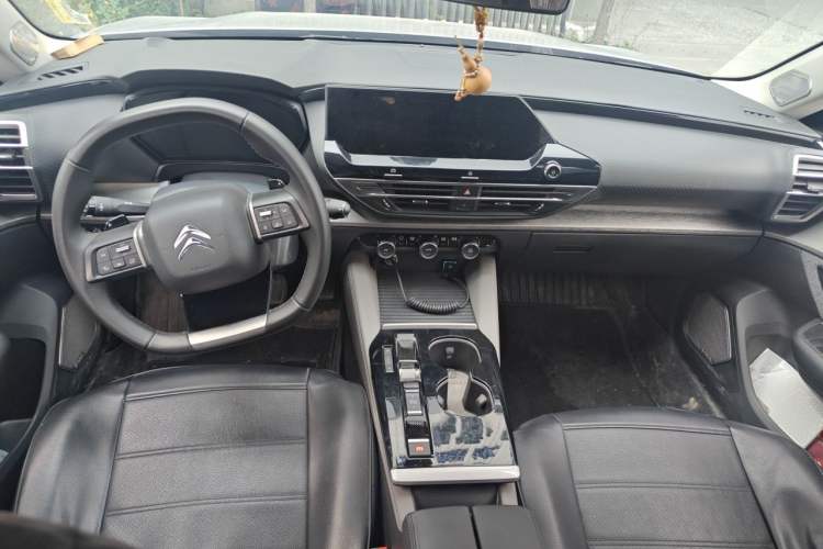 Used Citroen C5 X 2023 1.6T Enjoy the Extraordinary Center Console