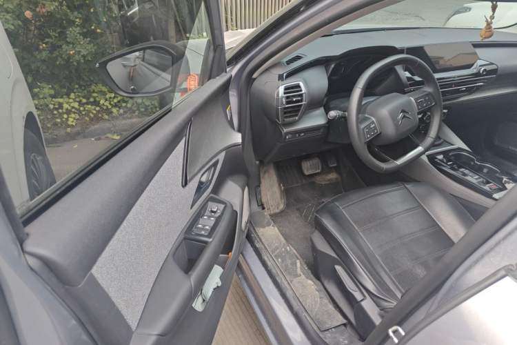 Used Citroen C5 X 2023 1.6T Enjoy the Extraordinary Driver Seat