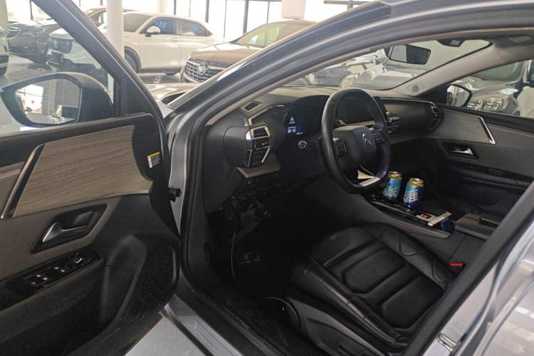 Used Citroen C5 X 2023 1.6T Enjoy the Extraordinary Driver Seat
