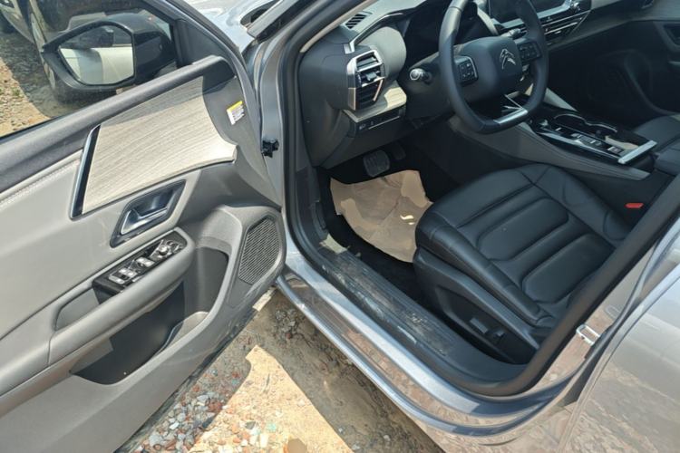 Used Citroen C5 X 2023 1.6T Enjoy the Extraordinary Driver Seat