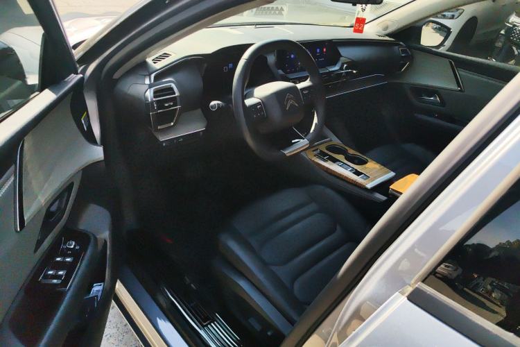 Used Citroen C5 X 2023 1.6T Enjoy the Extraordinary Driver Seat