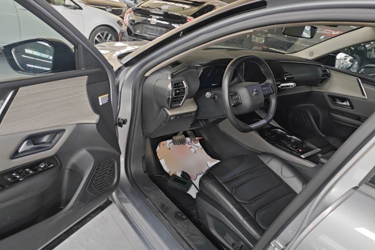 Used Citroen C5 X 2023 1.6T Enjoy the Extraordinary Driver Seat