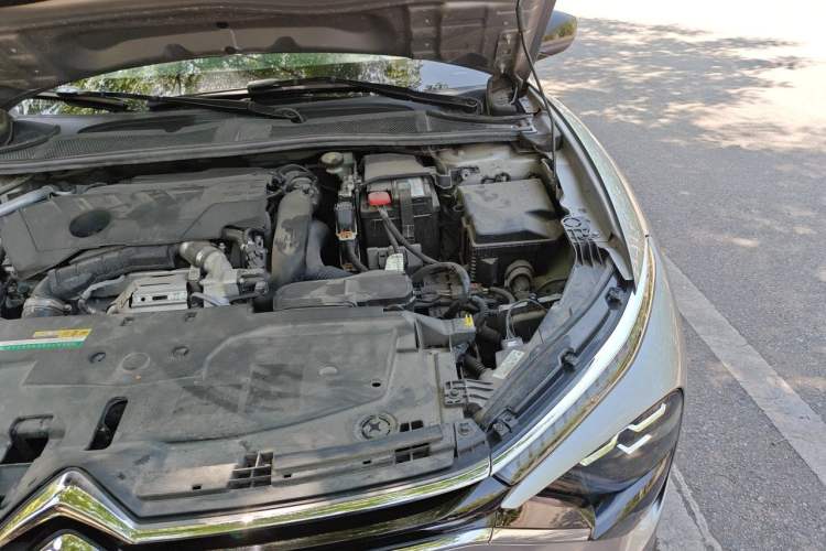 Used Citroen C5 X 2023 1.6T Enjoy the Extraordinary Engine Bay Left
