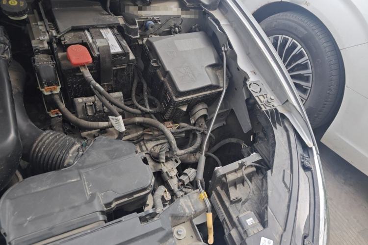 Used Citroen C5 X 2023 1.6T Enjoy the Extraordinary Engine Bay Left