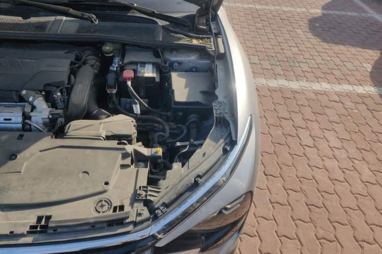 Used Citroen C5 X 2023 1.6T Extraordinary Power Engine Bay Left