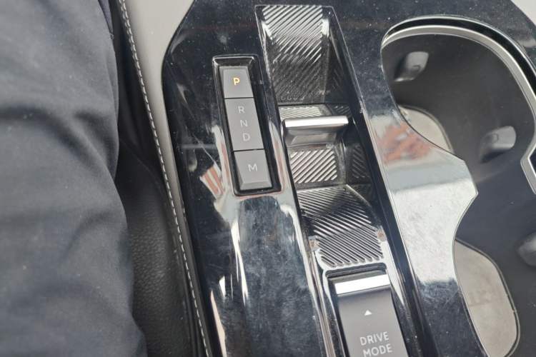 Used Citroen C5 X 2023 1.6T Enjoy the Extraordinary Gear Lever
