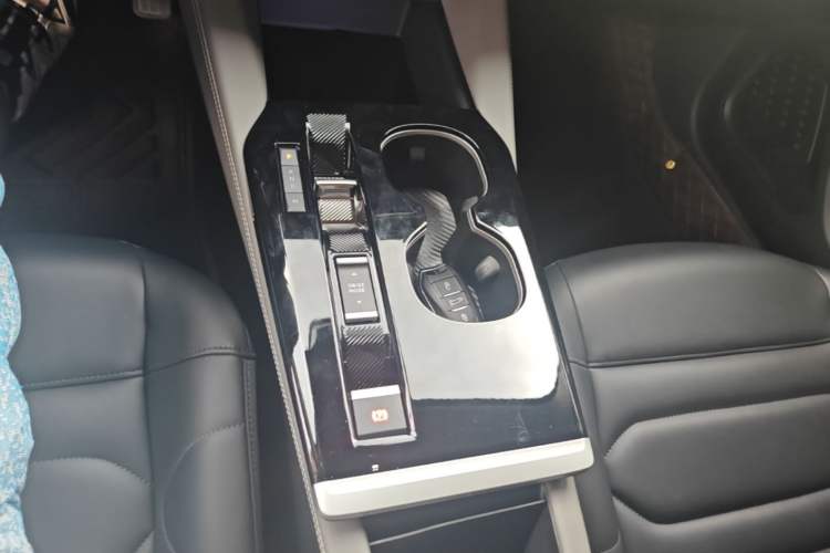 Used Citroen C5 X 2023 1.6T Extraordinary Power Gear Lever