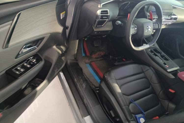 Used Citroen C5 X 2023 1.6T Enjoy the Extraordinary Interior 3