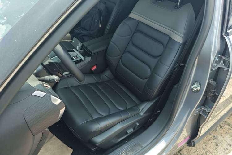 Used Citroen C5 X 2023 1.6T Enjoy the Extraordinary Left Front Seat