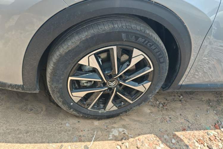 Used Citroen C5 X 2023 1.6T Enjoy the Extraordinary Left Front Wheel Hub