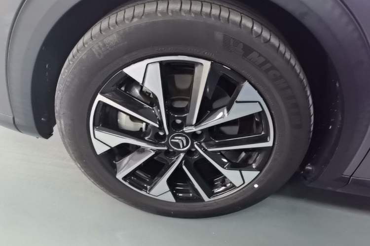 Used Citroen C5 X 2023 1.6T Extraordinary Power Left Front Wheel Hub