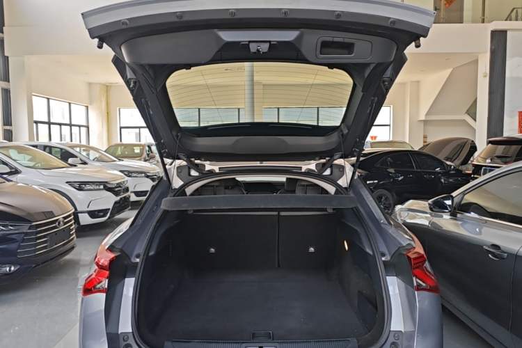 Used Citroen C5 X 2023 1.6T Enjoy the Extraordinary Trunk