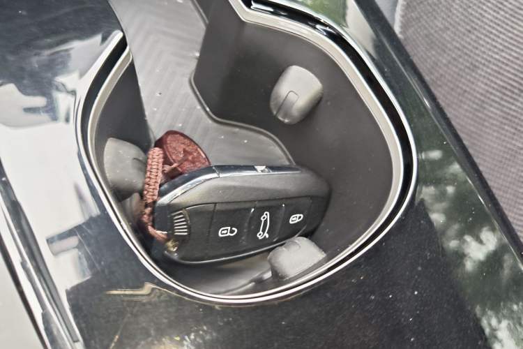 Used Citroen C5 X 2023 1.6T Enjoy the Extraordinary Vehicle Key