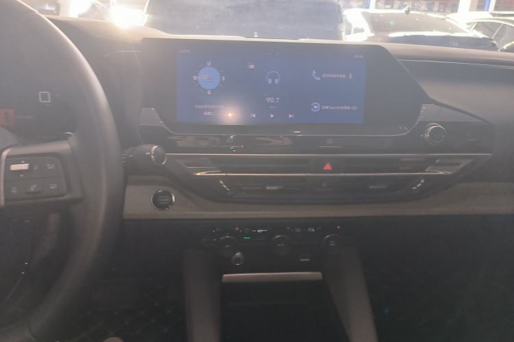 Used Citroen C5 X 2023 1.6T Enjoy the Extraordinary Center Console