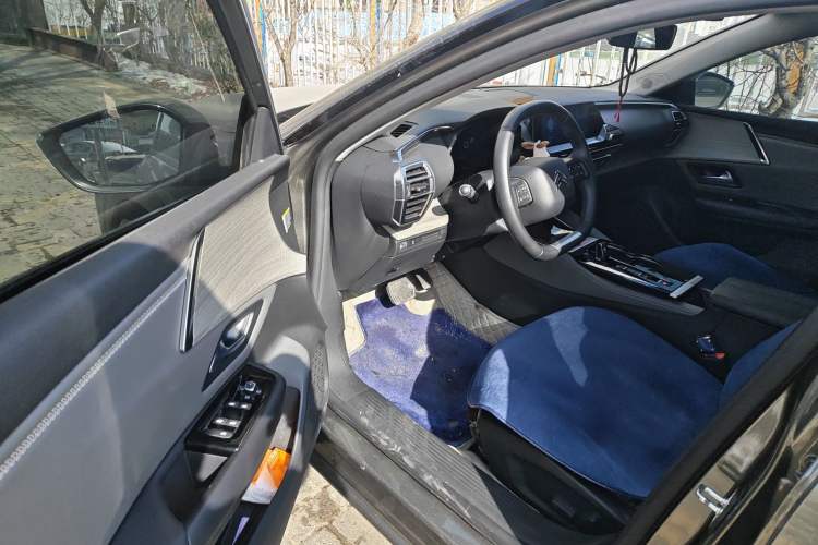 Used Citroen C5 X 2023 1.6T Enjoy the Extraordinary Driver Seat
