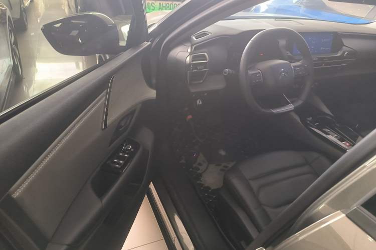 Used Citroen C5 X 2023 1.6T Enjoy the Extraordinary Driver Seat