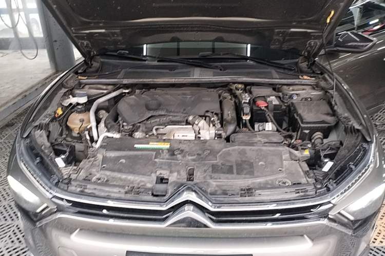 Used Citroen C5 X 2023 1.6T Enjoy the Extraordinary Engine Bay