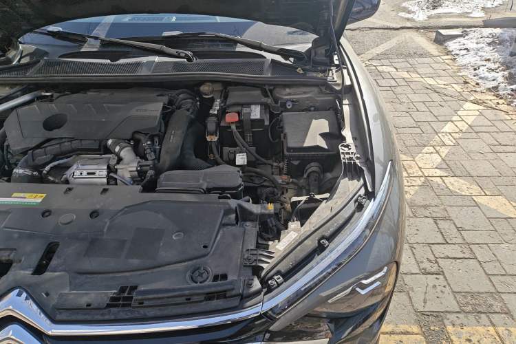 Used Citroen C5 X 2023 1.6T Enjoy the Extraordinary Engine Bay Left