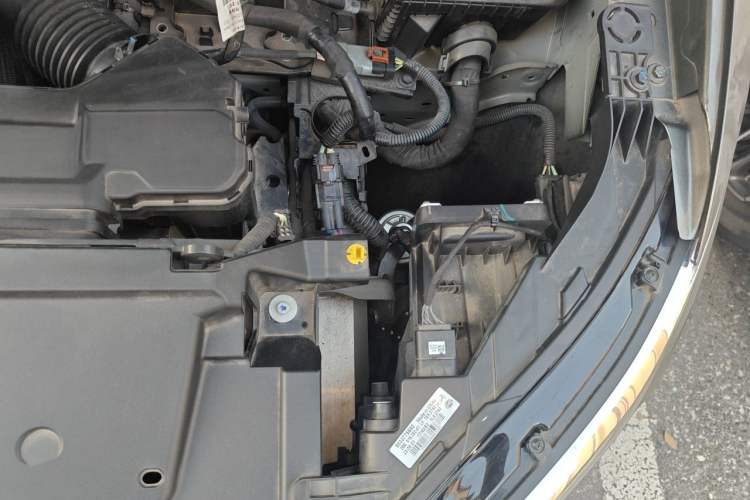 Used Citroen C5 X 2023 1.6T Extraordinary Power Engine Bay Left