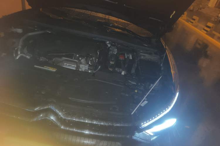 Used Citroen C5 X 2023 1.6T Extraordinary Power Engine Bay Left