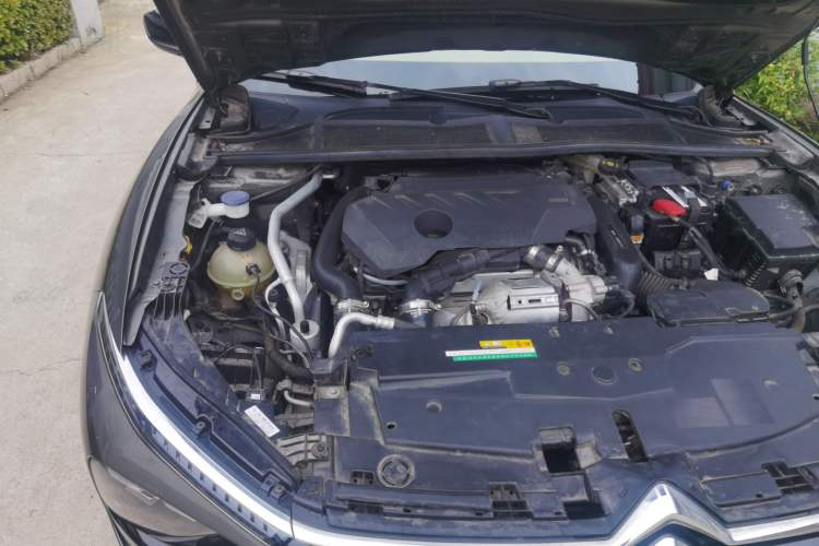 Used Citroen C5 X 2023 1.6T Extraordinary Power Engine Bay Right