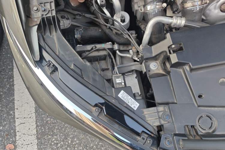 Used Citroen C5 X 2023 1.6T Extraordinary Power Engine Bay Right