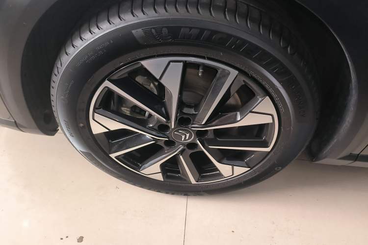 Used Citroen C5 X 2023 1.6T Enjoy the Extraordinary Exterior 4