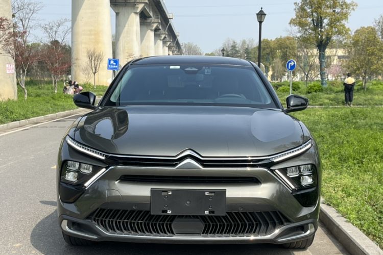 Used Citroen C5 X 2023 1.6T Enjoy the Extraordinary Exterior 5