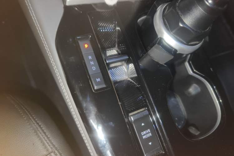 Used Citroen C5 X 2023 1.6T Extraordinary Power Gear Lever