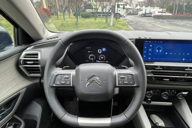 Used Citroen C5 X 2023 1.6T Enjoy the Extraordinary Interior 3