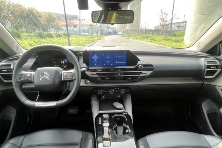 Used Citroen C5 X 2023 1.6T Enjoy the Extraordinary Interior 5