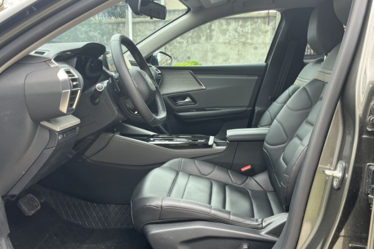 Used Citroen C5 X 2023 1.6T Enjoy the Extraordinary Left Front Seat