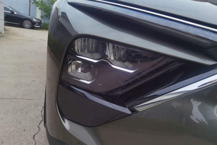Used Citroen C5 X 2023 1.6T Extraordinary Power Right Front Headlight