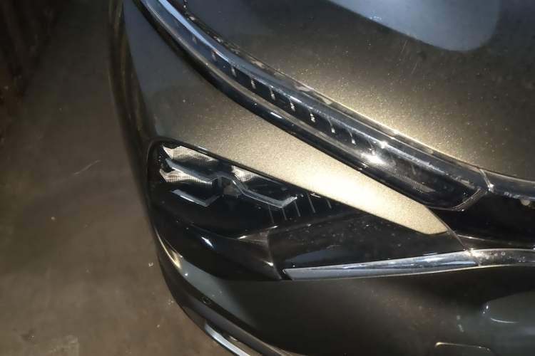 Used Citroen C5 X 2023 1.6T Extraordinary Power Right Front Headlight