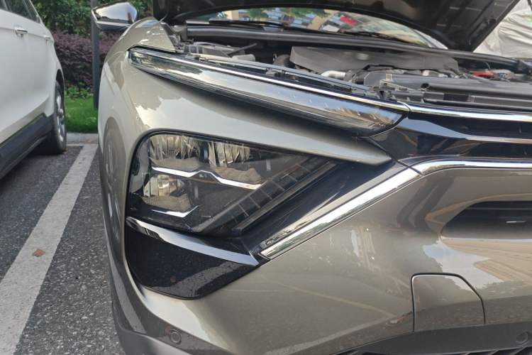 Used Citroen C5 X 2023 1.6T Extraordinary Power Right Front Headlight