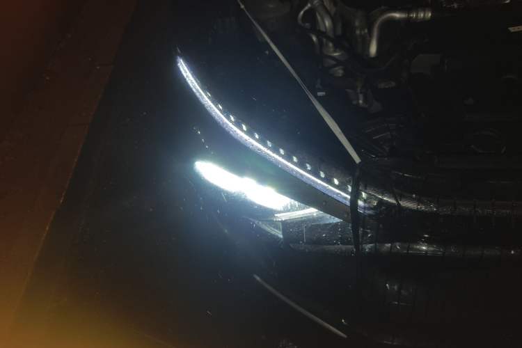 Used Citroen C5 X 2023 1.6T Extraordinary Power Right Front Headlight
