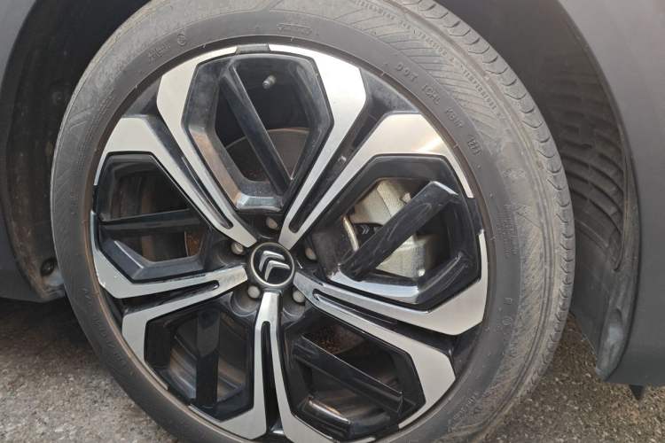 Used Citroen C5 X 2023 1.6T Extraordinary Power Right Front Wheel Hub
