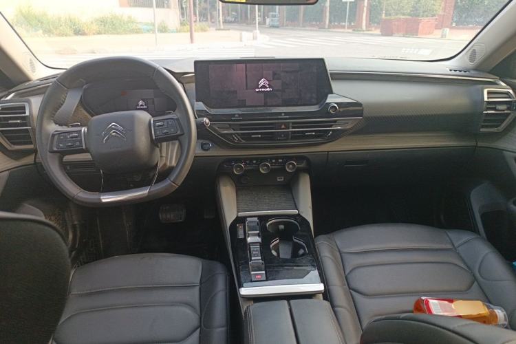 Used Citroen C5 X 2023 1.6T Extraordinary Power Center Console