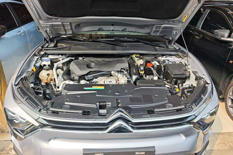 Used Citroen C5 X 2023 1.6T Enjoy the Extraordinary Engine Bay